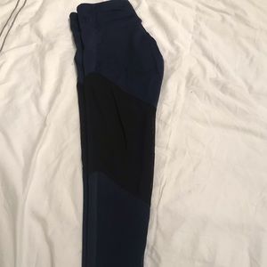 Onzie leggings navy with black mesh